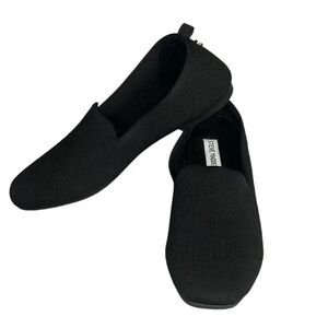 Steve Madden Black Flats